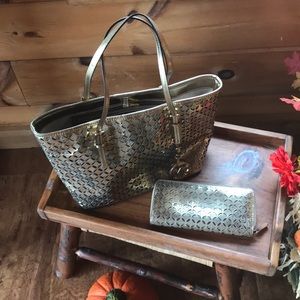 Preloved Michael Kors purse and matching wallet